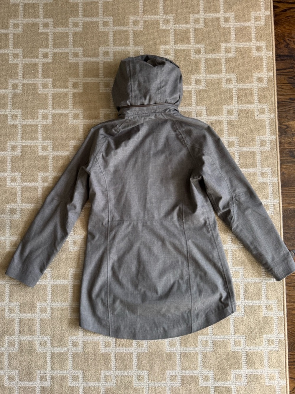 L.L. Bean Waterproof Hooded Rain Jacket Gray Lightweight Outdoor Hiking Size XS - Picture 4 of 13